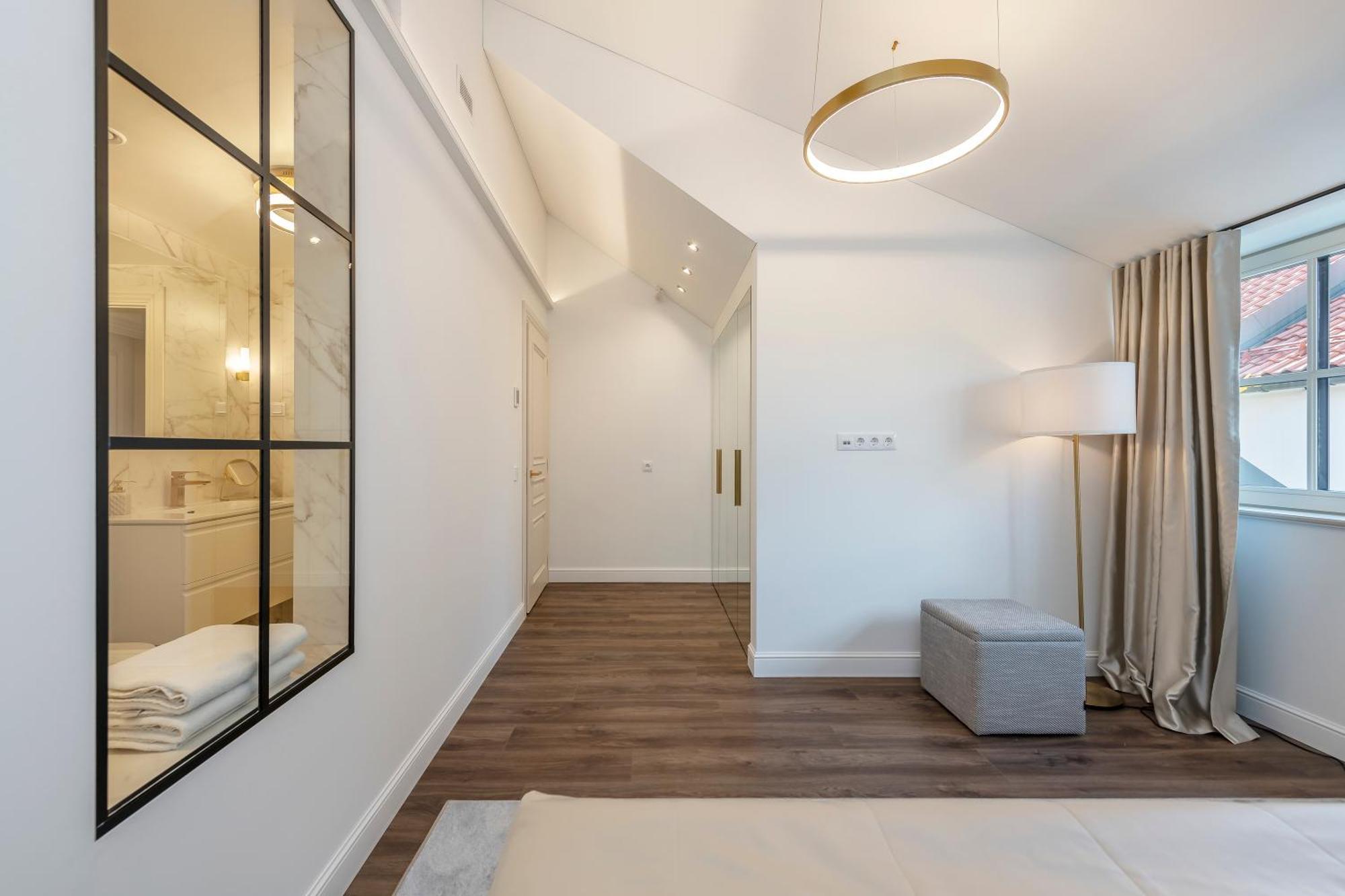 וילנה Artsy Exclusive Old Town Residence Gallery Walk חדר תמונה