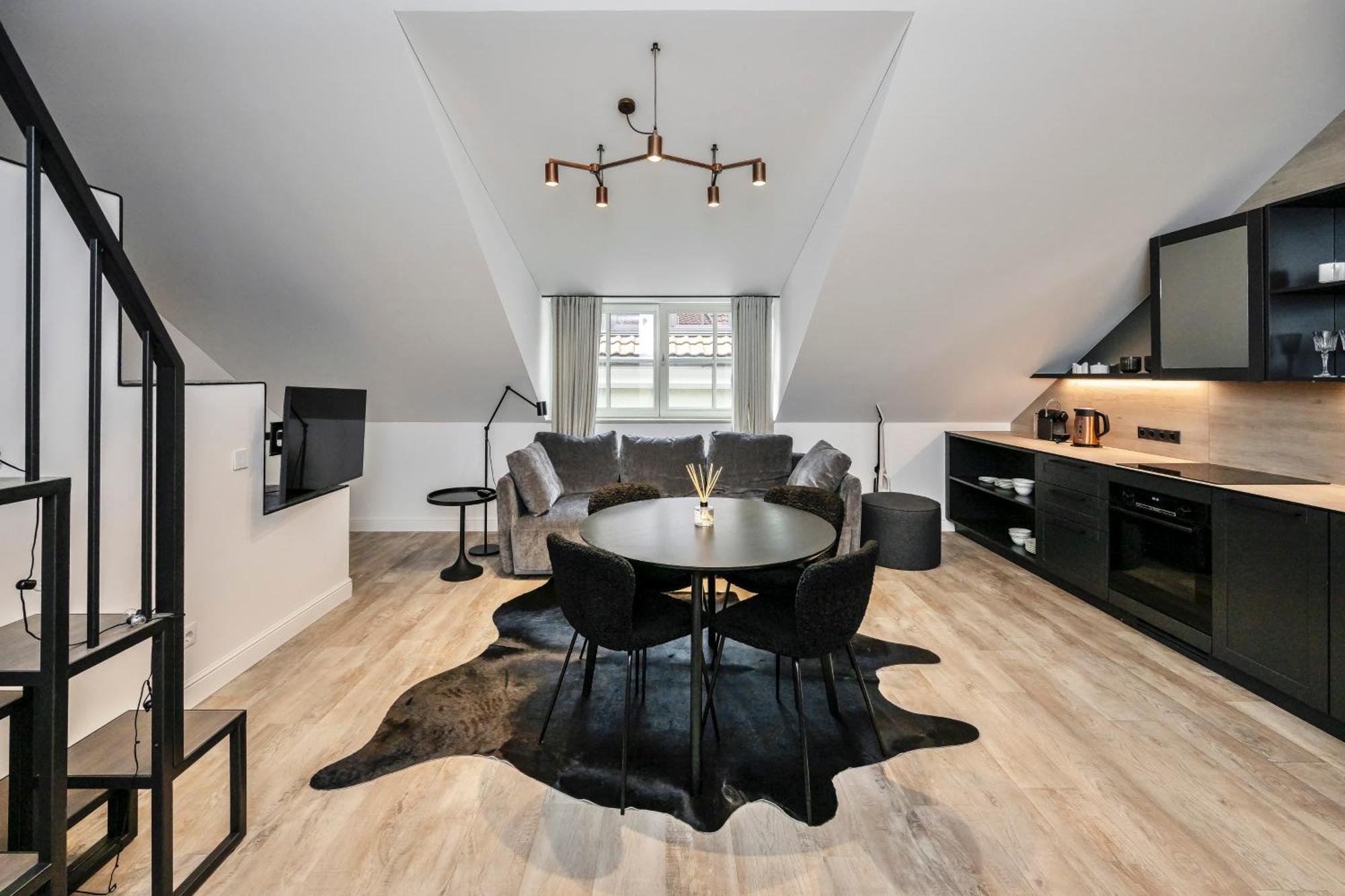 וילנה Artsy Exclusive Old Town Residence Gallery Walk מראה חיצוני תמונה